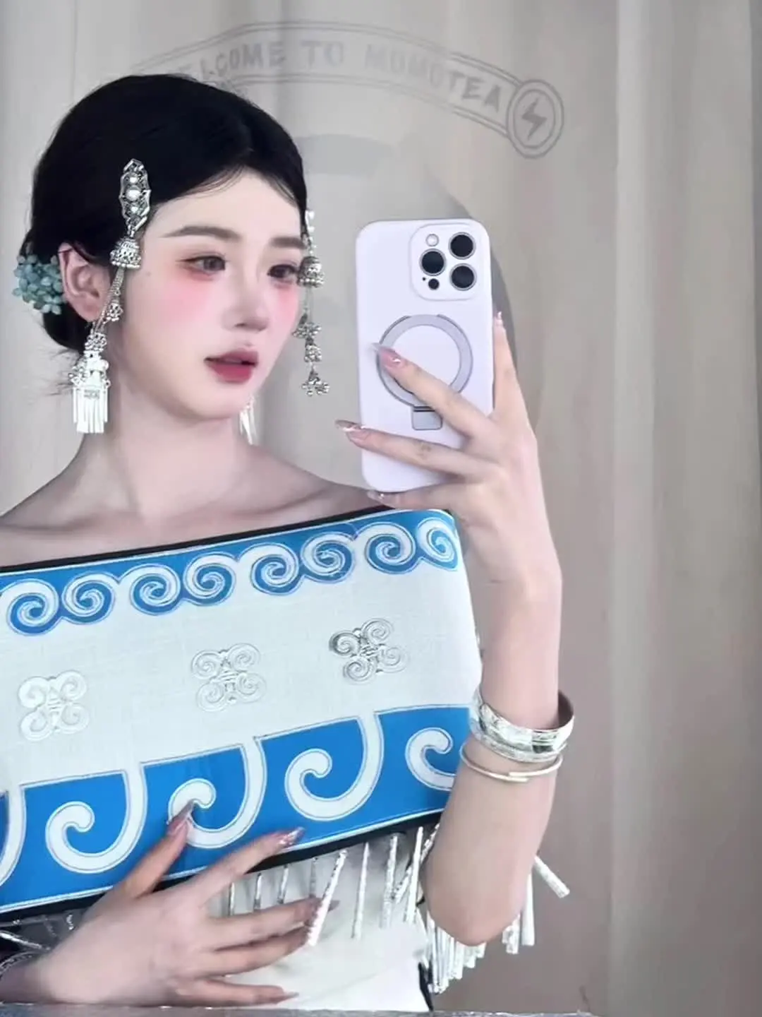 “有一天我看远山 远山悲悯…”