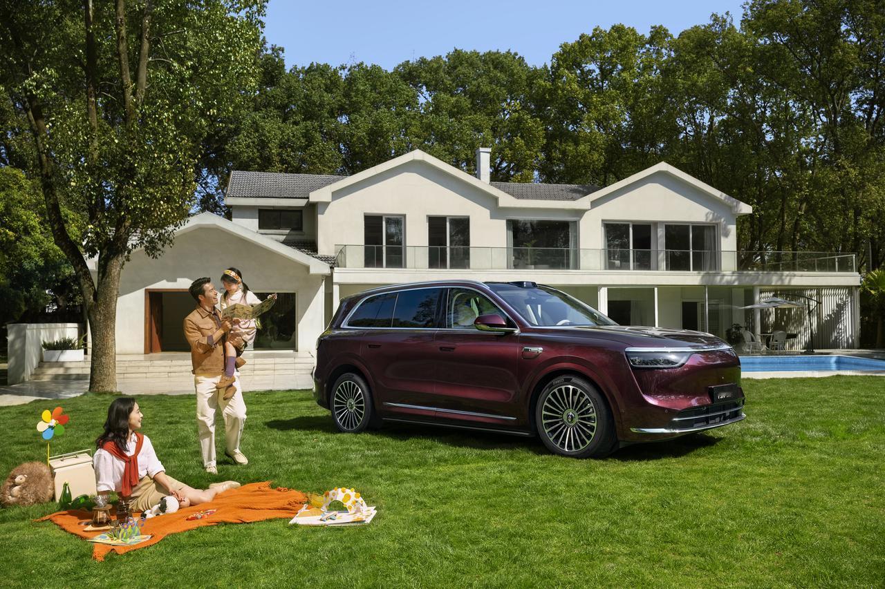 销量口碑双登顶！问界M8凭实力领跑40万级市场
随着家庭用户对出行品质要求的提升