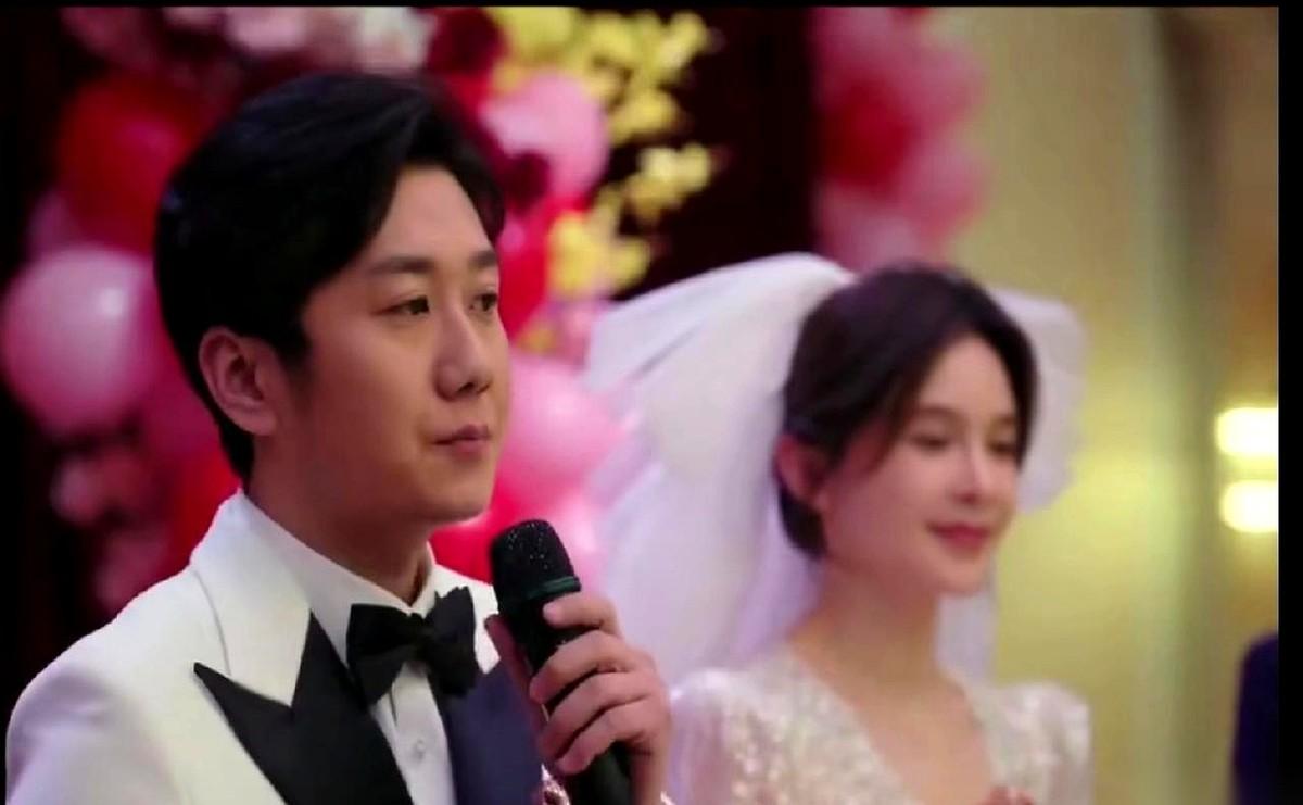 前脚刚骂完人家“房无一间地无一垄”，摔门走人的时候比谁都决绝，后脚听说人家亲爹是