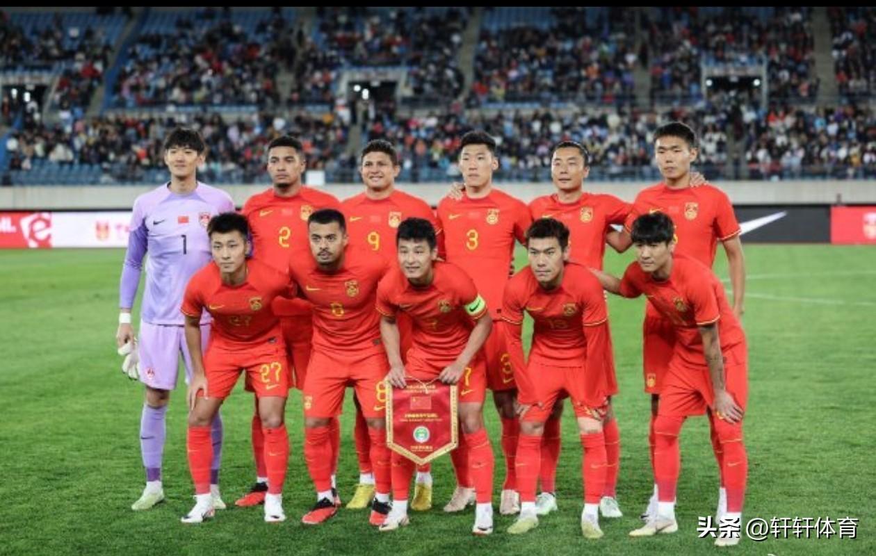 今天晚间国足热身赛将在新加坡准时开场，新一届国家队主教练邵佳一，将伤愈复出的武磊