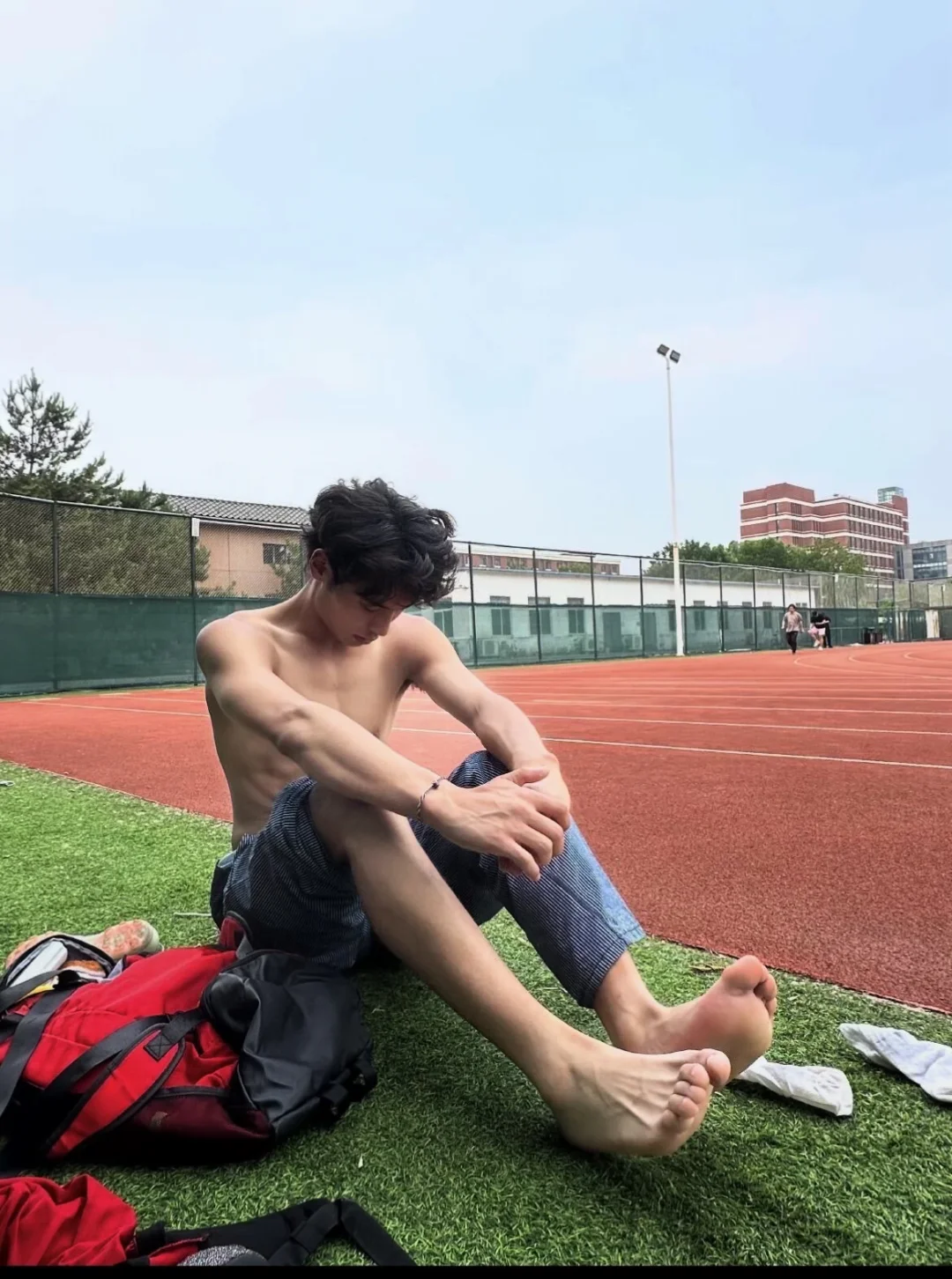 这样的体育小哥，你觉得臭不臭！