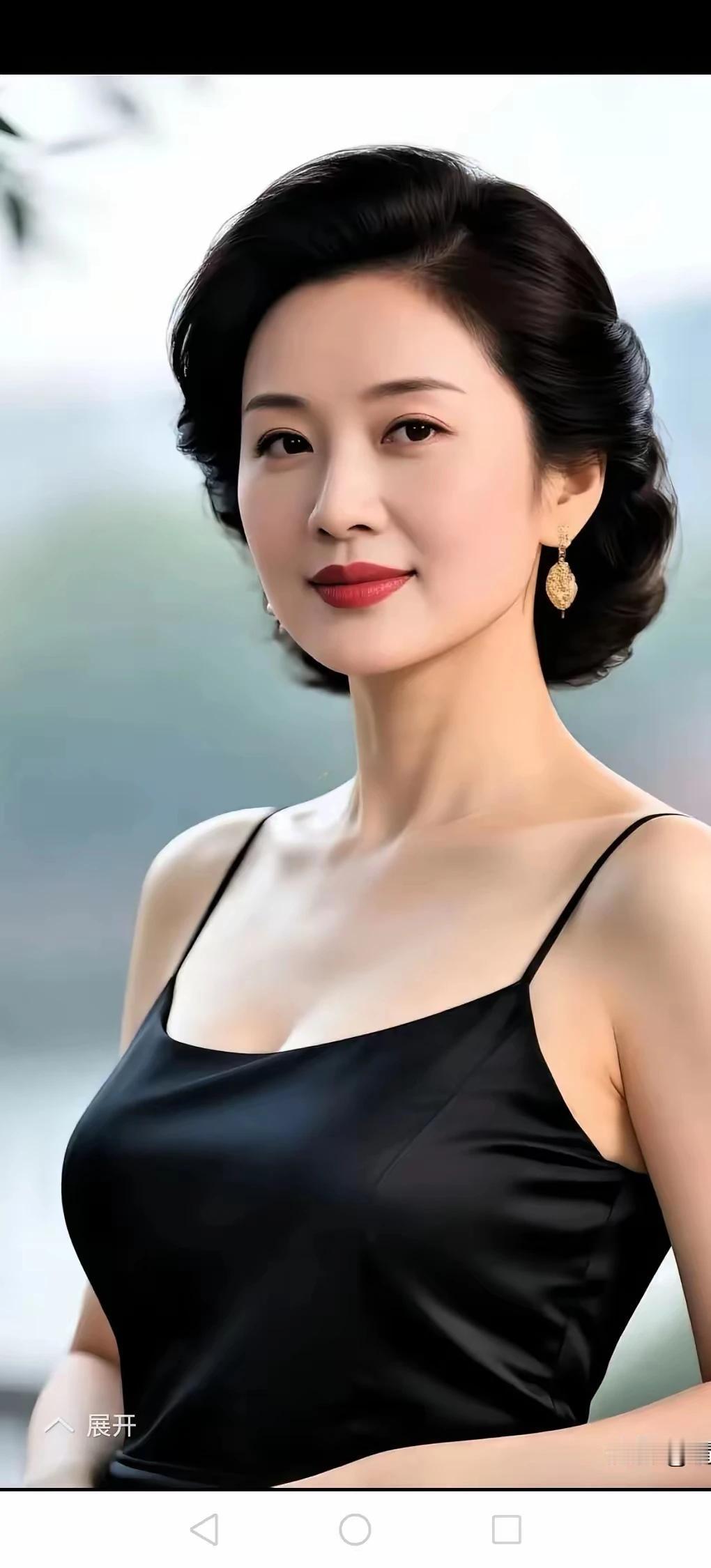 人生难得是清欢，
独来独往在天边。
孤芳自赏心舒畅，
一杯清茶品半天。