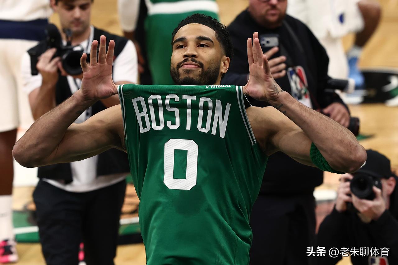 塔图姆复出和轮休的恰到好处！
跟腱断裂一般至少休息一年时间，像哈利伯顿、利拉德都