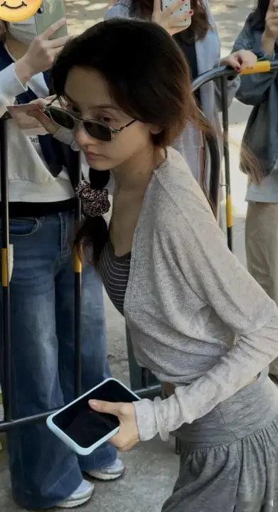 宋祖儿腰链宋祖儿戴了腰链啊啊啊啊啊！宋祖儿戴了腰链这个鹅是懂怎么让人心动的，总是