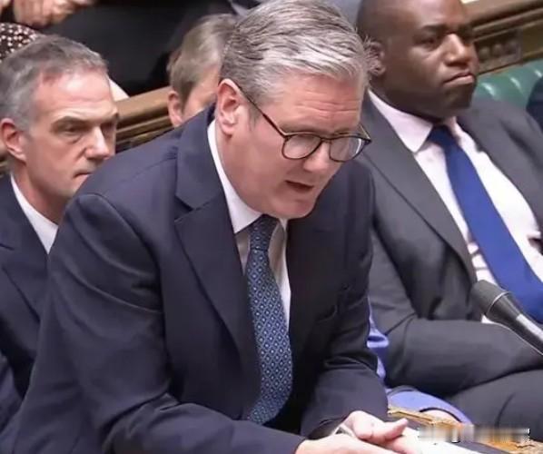 如同儿戏？据英国媒体5月16日报道，英国首相斯塔默，因为近期英国地方议会选举结果