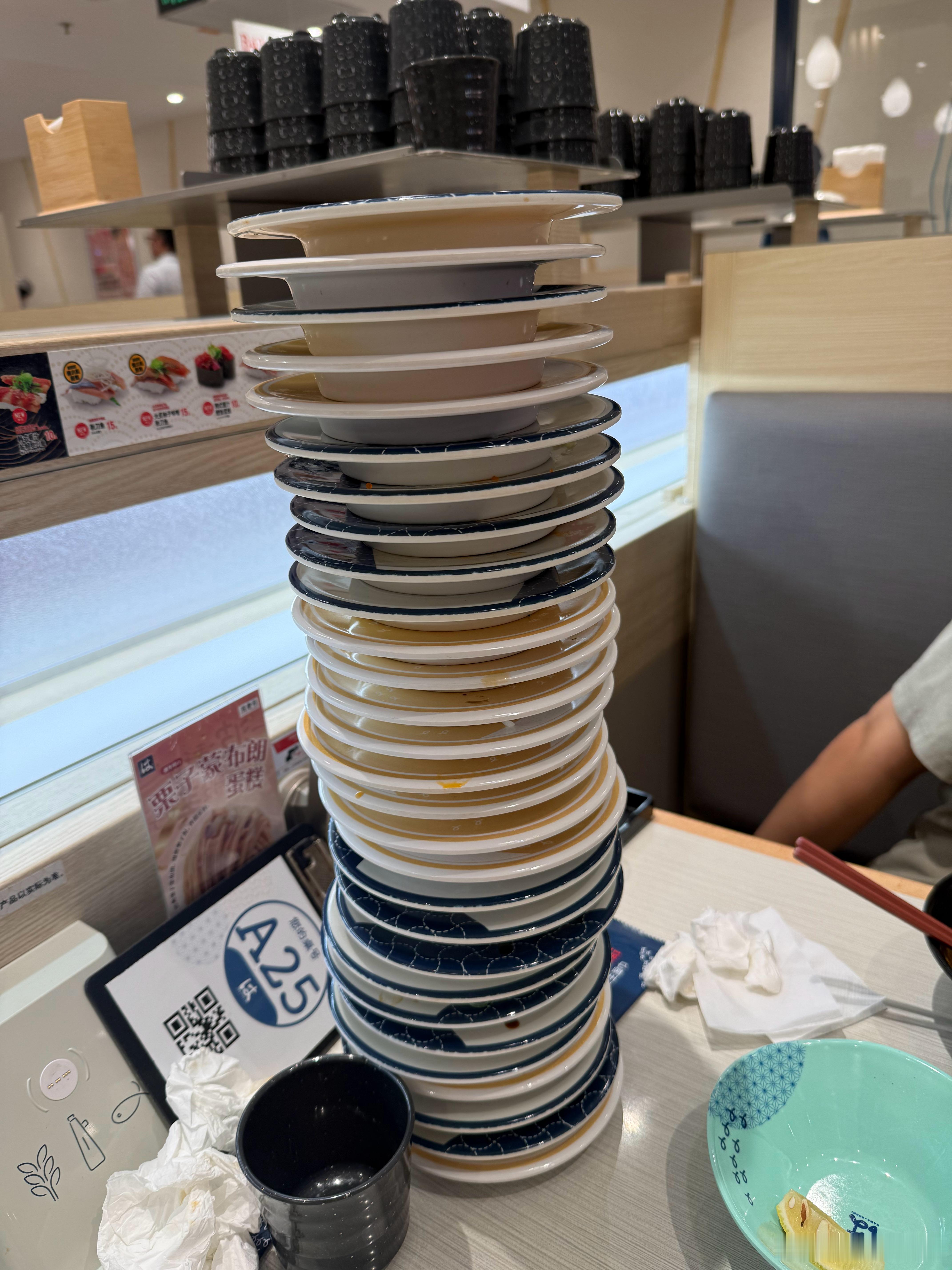 今天又卖两个小车车再跟好兄弟一起吃点小寿司🍣 ​​​