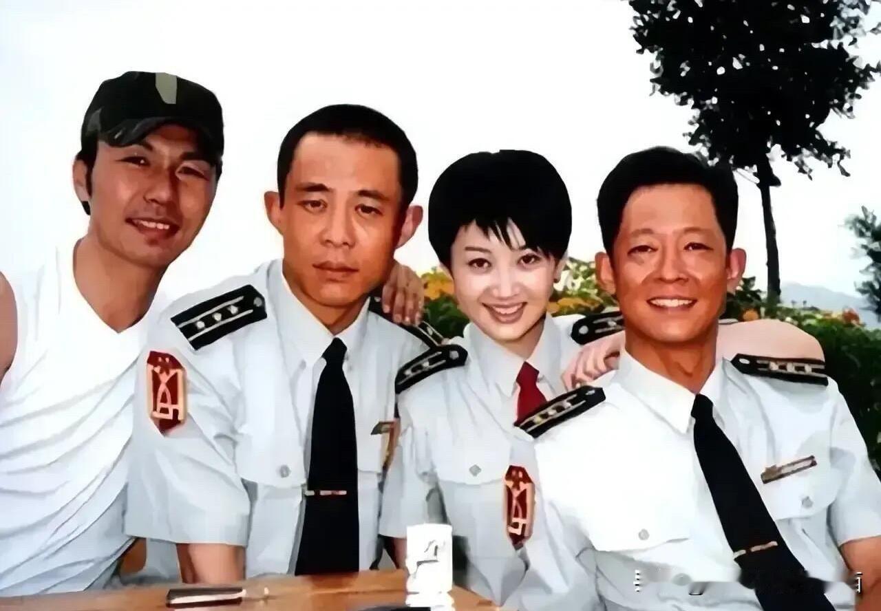 原来许晴年轻的时候就这么好看，不愧是内娱身材和颜值的天花板，怎么看都是那么美。右
