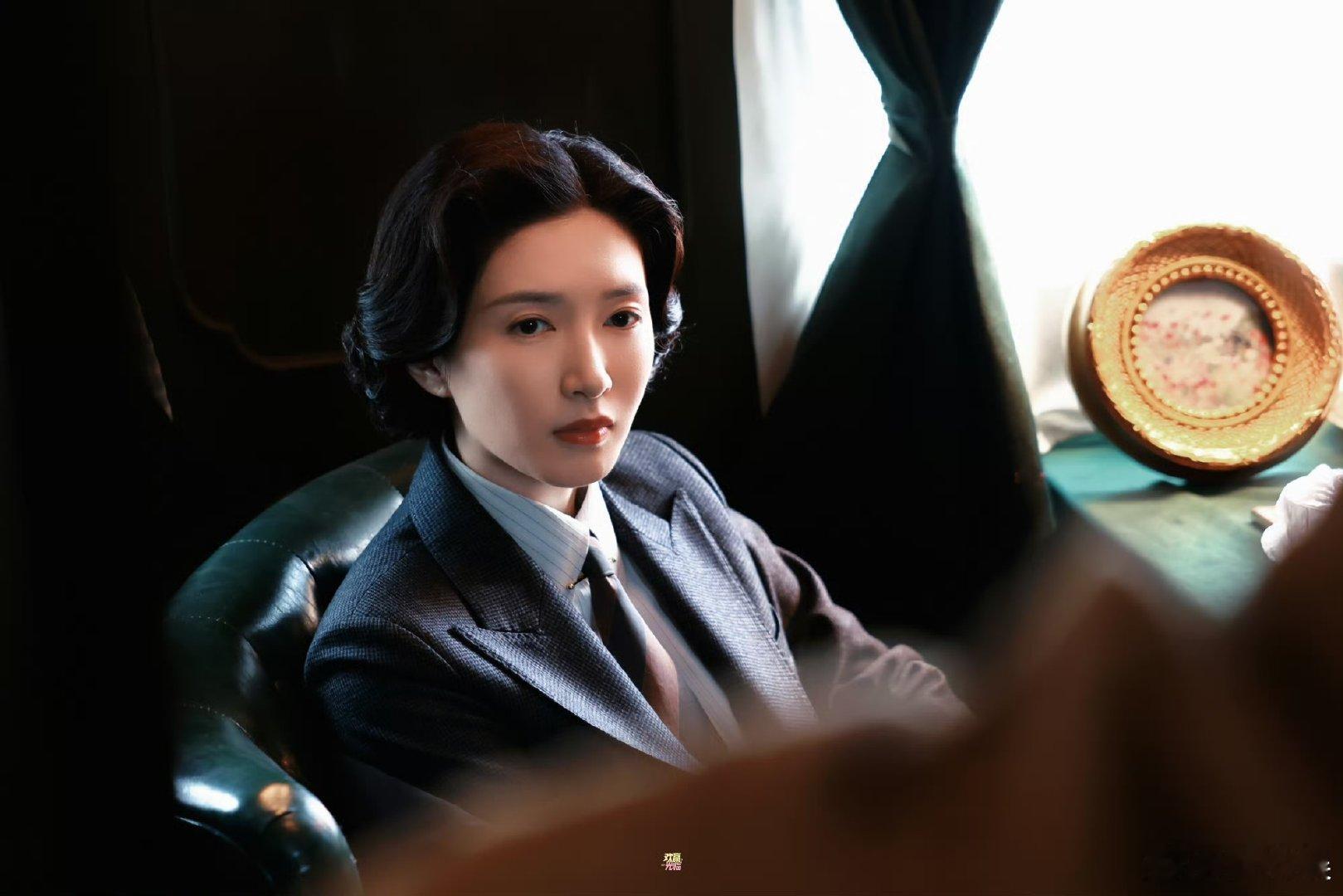 江疏影权利是女人最好的补品江疏影C位气场真正的魅力从不是外表加持，而是掌控生活的