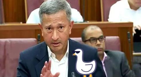 新加坡急了，在东盟的会上，外长几乎是拍着桌子，让中国“尊重”马六甲的地位，翻译一