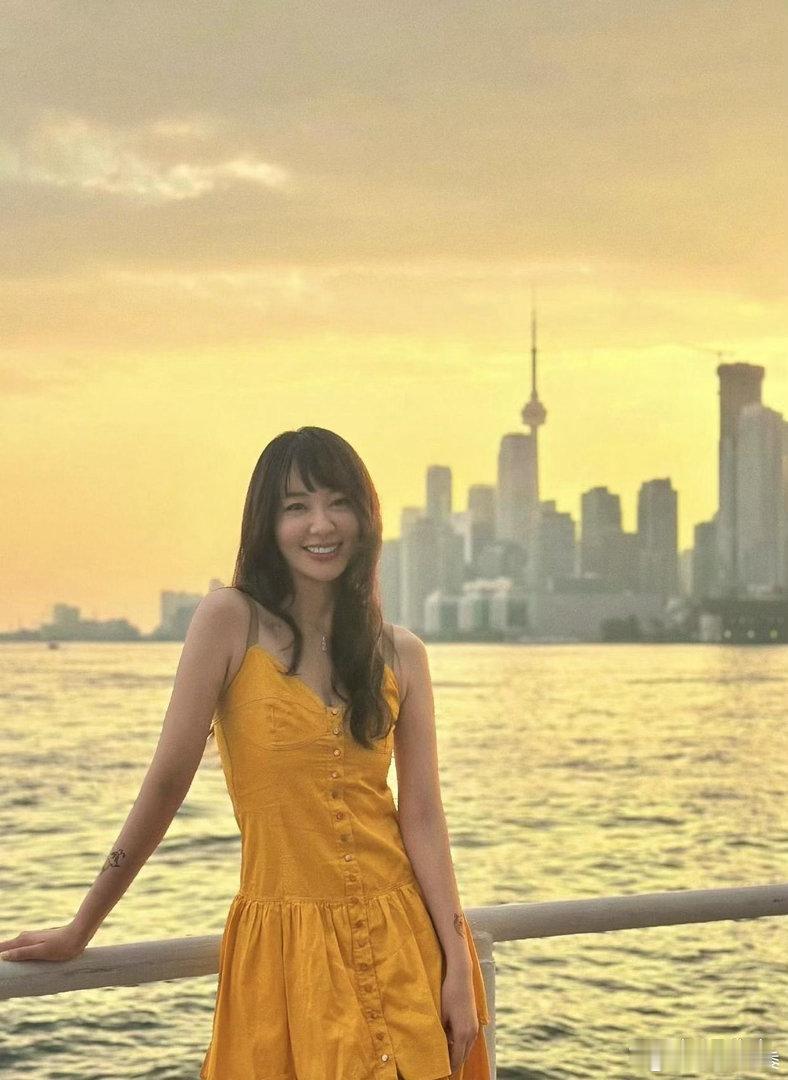 这还是出演《还珠格格》里的金锁吗，看脸已经完全认不出来了，这变化也太大了… ​​
