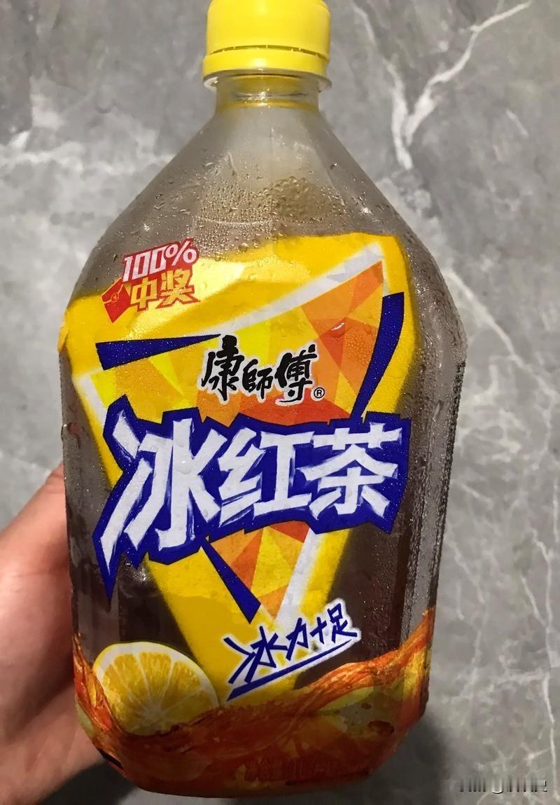 从“国民饮料”到被反超，“涨5毛”丢半壁江山，2024年一季度，康师傅对旗下1L