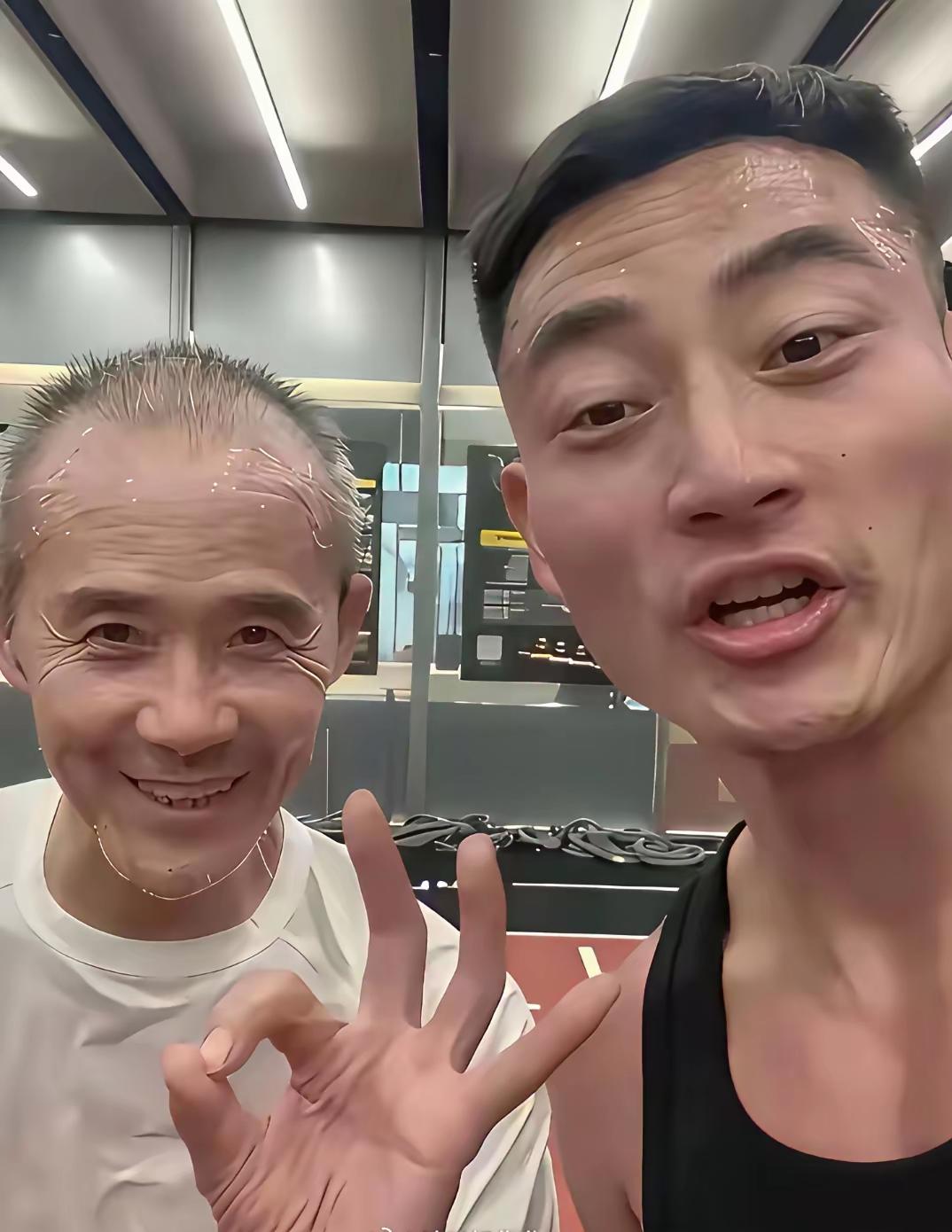 总感觉王石老先生，似乎有点掉坑里了，
王老先生，已经75岁了，但仍然做泡冰桶、游