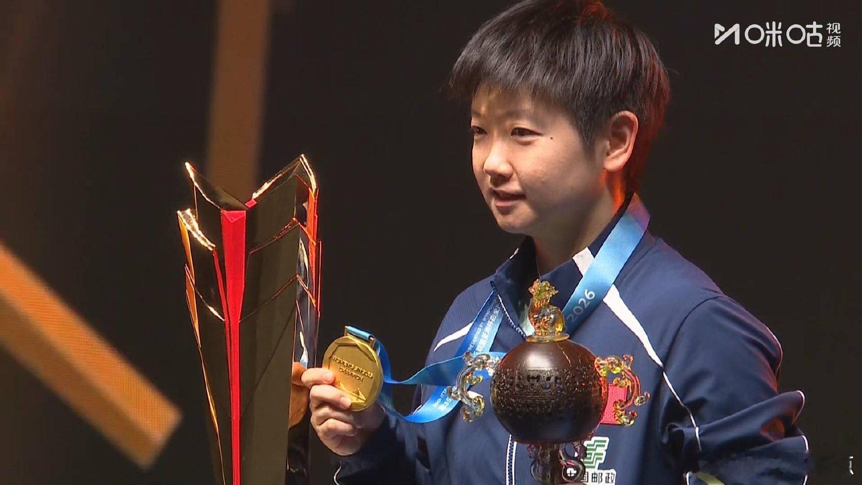 孙颖莎vs王曼昱有什么不服，你来跟大金牌说飞舞国乒能不能赶紧给孙颖莎配新主管教练