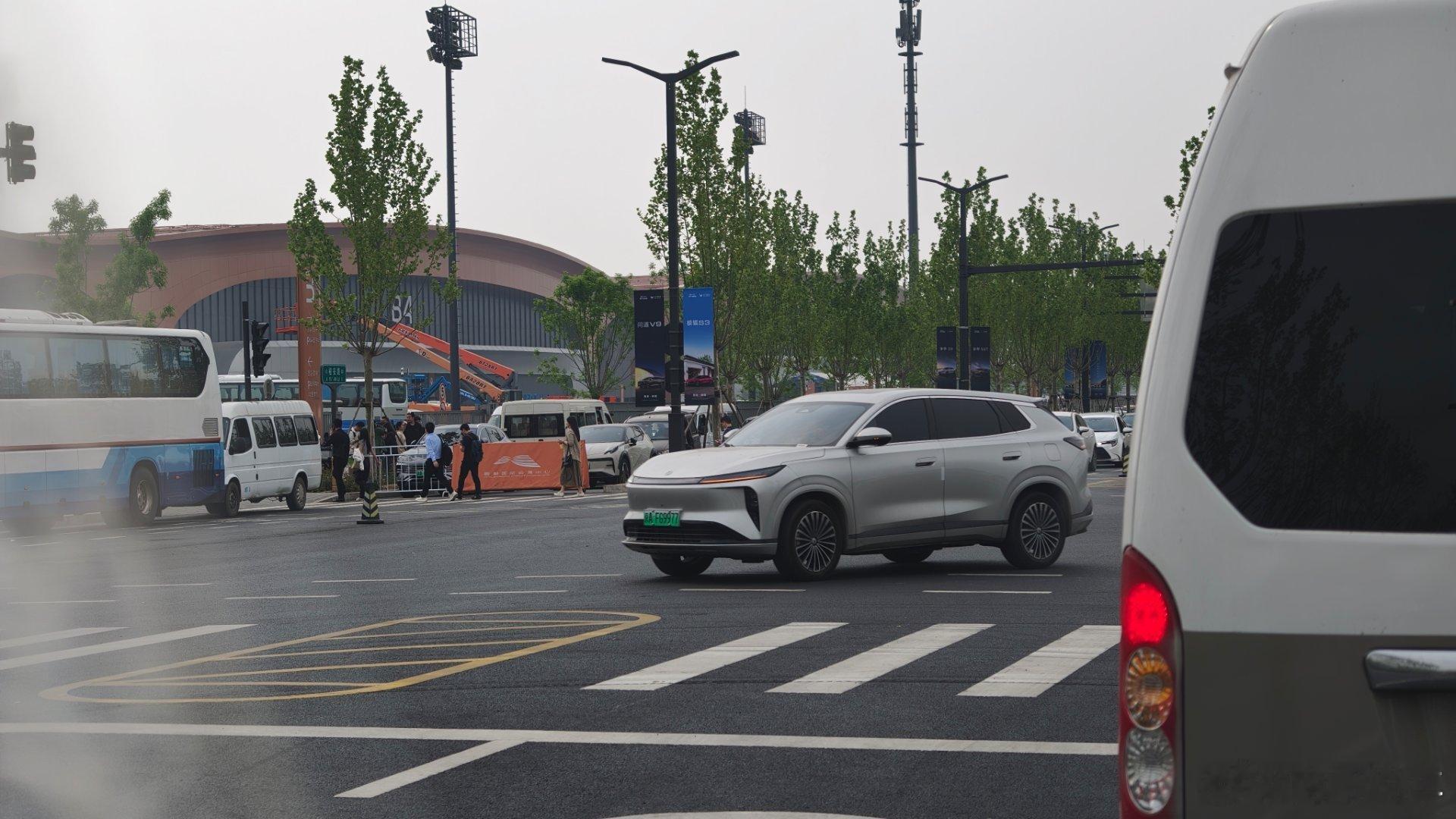 北京车展这么多年，停车问题一直乱糟的 北京·首都国际会展中心