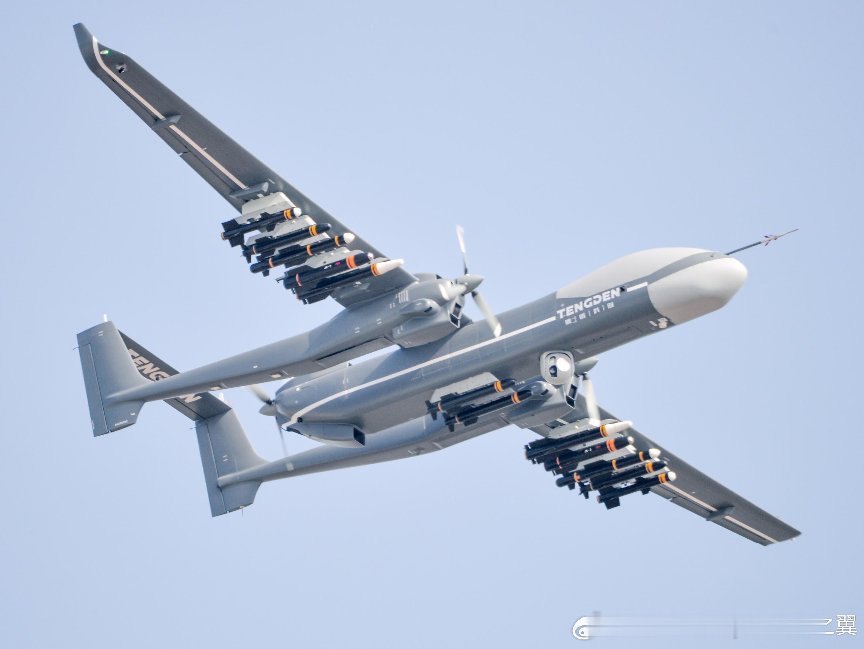 腾盾双尾蝎夸张的挂载能力，谁也不会忘了该机起源自顺丰货运无人机 ​​​