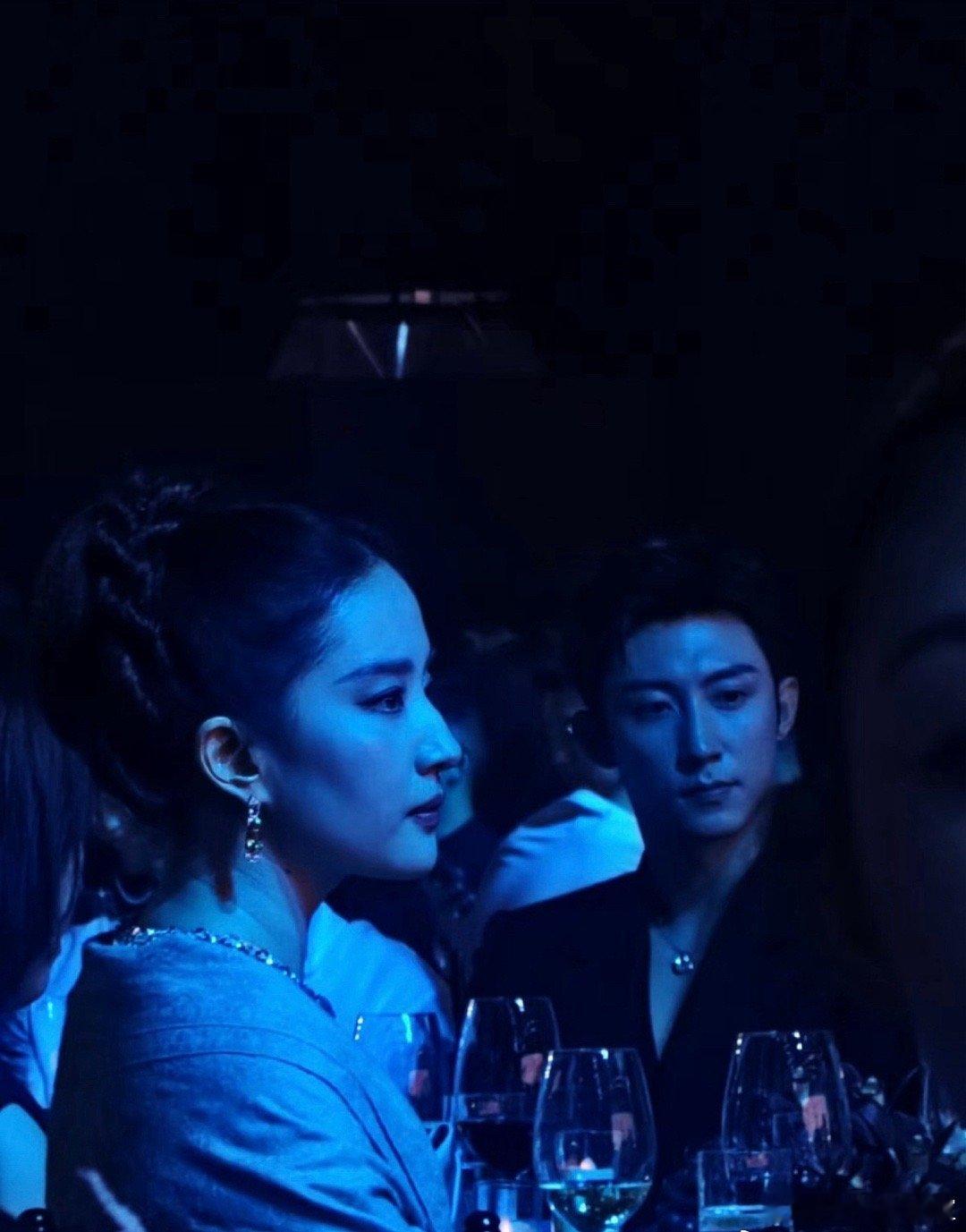 刘亦菲 黄景瑜VOGUE晚宴同框合照 她是月桂女神 他是天选体育生 都是颜值的化