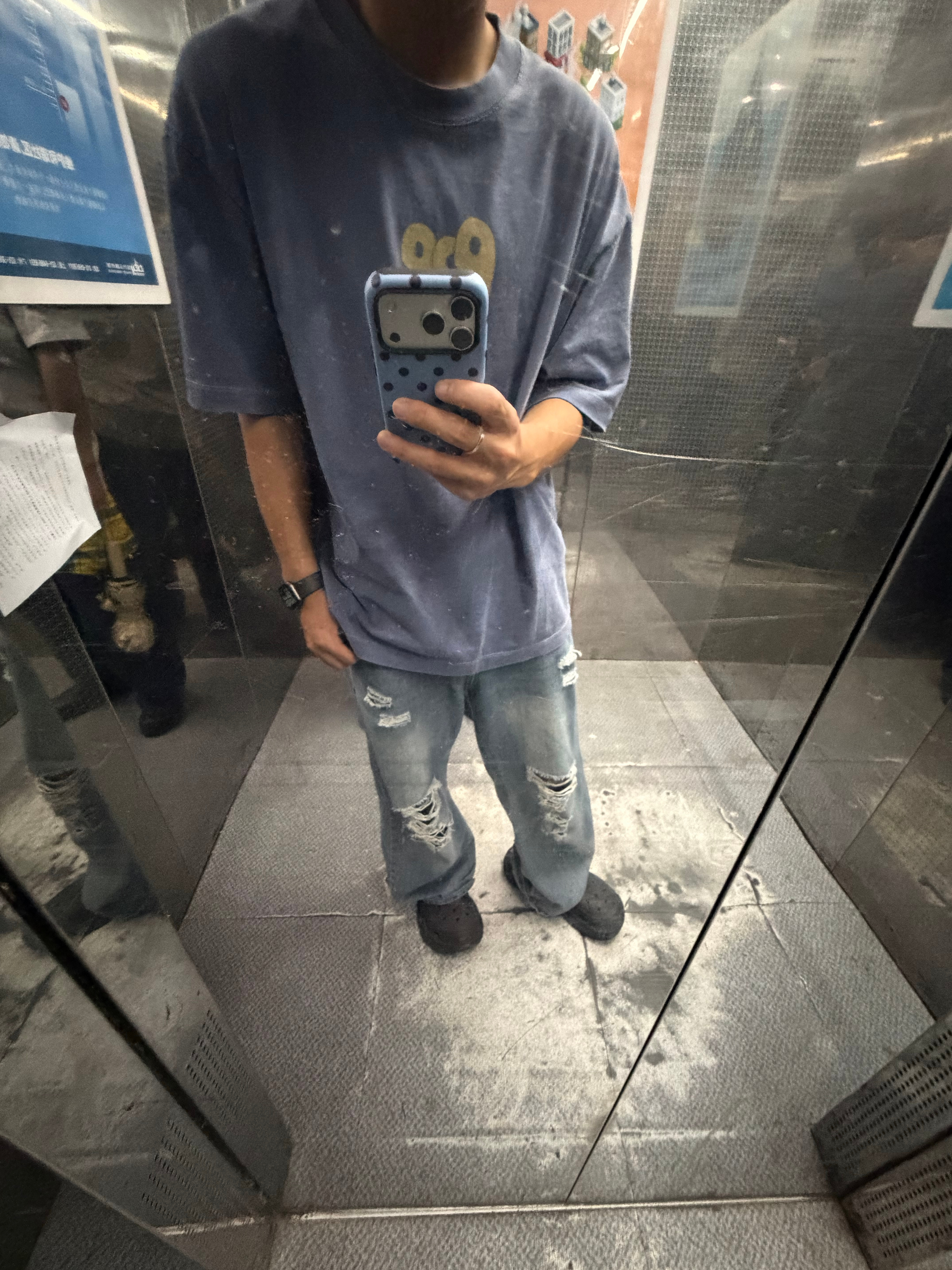 去看了一下新房子，感觉又需要大干一场清洁一波了… 