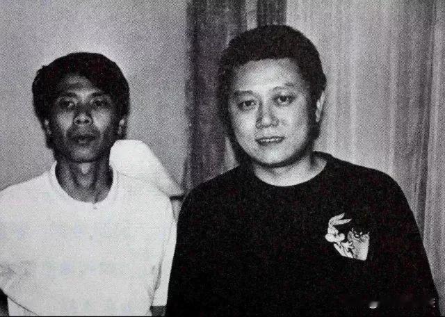 1984年，27岁的冯小刚接到上级命令，他进了精简整编名单，必须转业，冯小刚非常