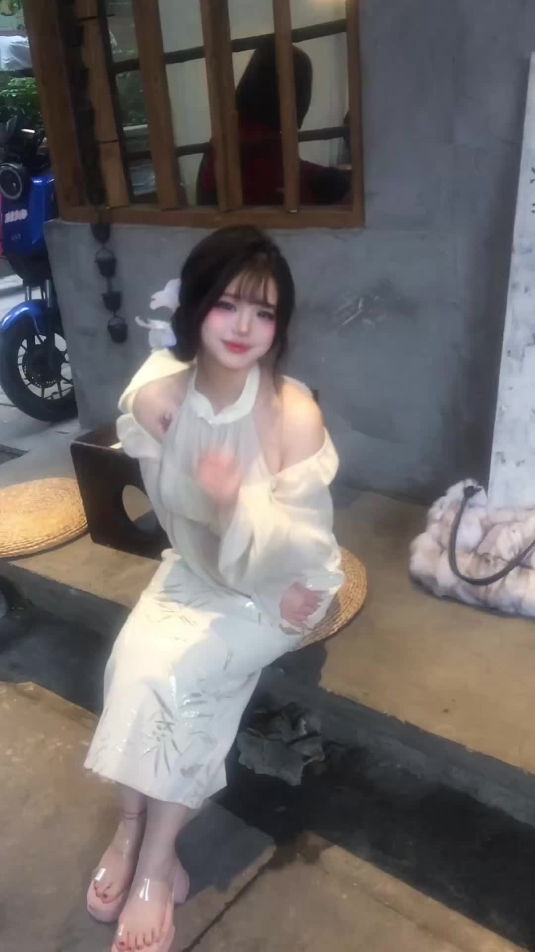 想变成章鱼，一下子能扇八个人