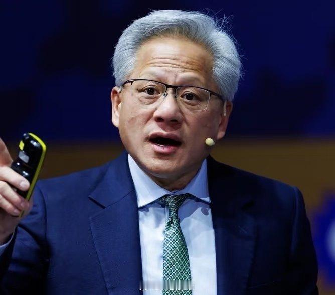 黄仁勋入驻X，发文称开源与闭源模型可以并存，马斯克表示你说得对。 