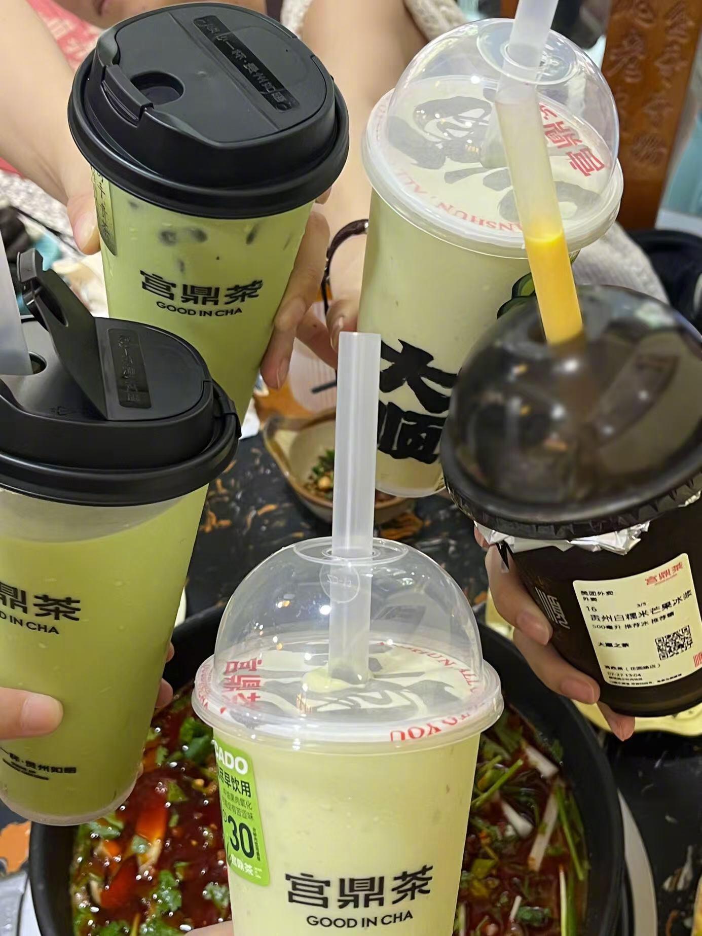 先省后花：如果觉得花20块钱喝奶茶太贵，那就不喝，这不就省下20了，再用省的20