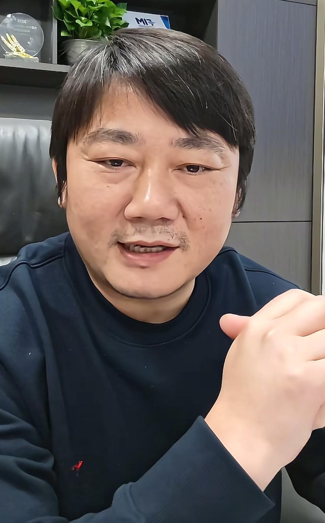 张雪机车的天使投资人真的太赚了！
今天张雪发了一个视频，讲述了张雪机车创立之后的