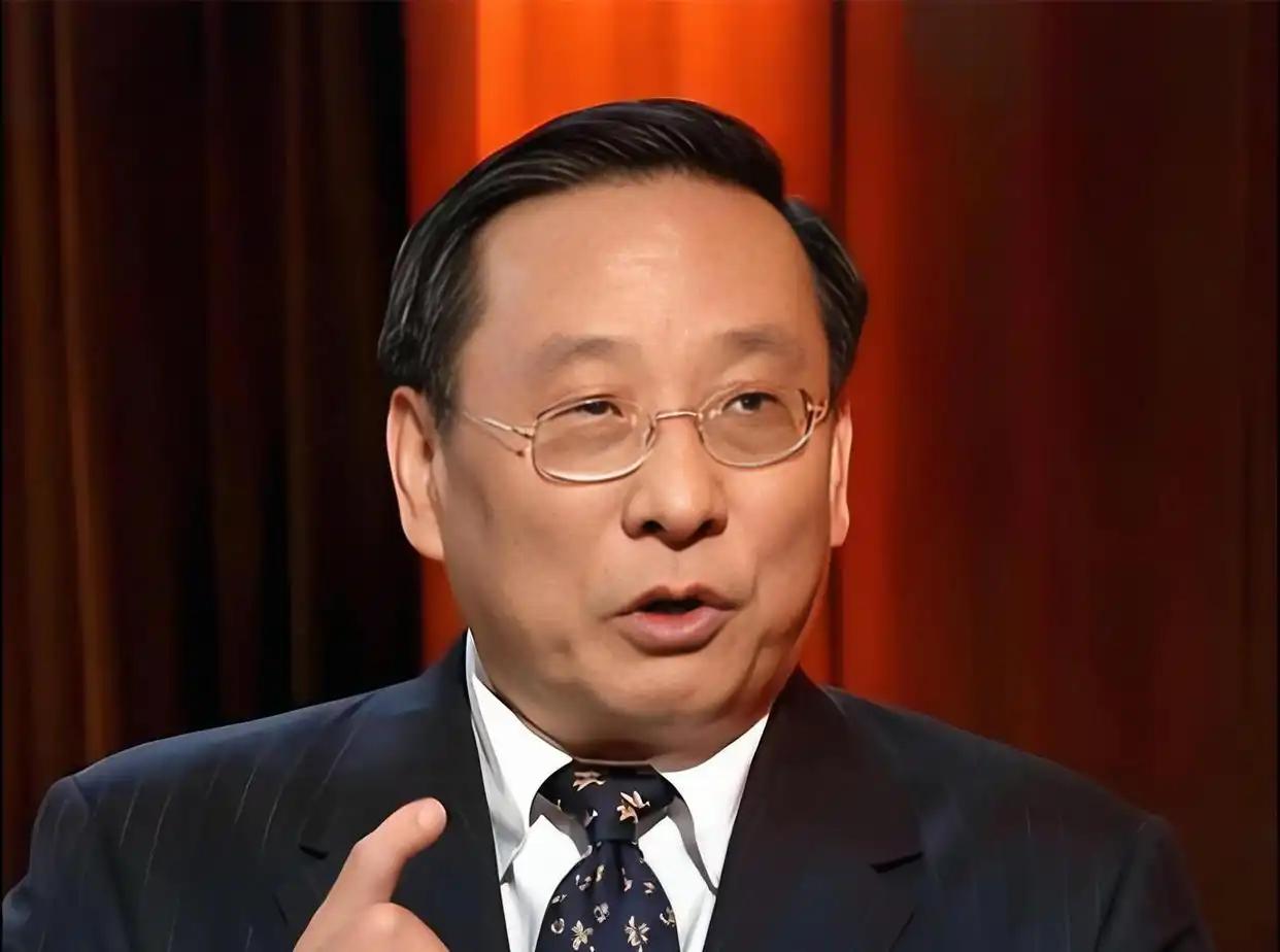 美国记者抛出来一个问题：万一台湾不想被统一怎么办？高志凯教授没跟着他的节奏走，直
