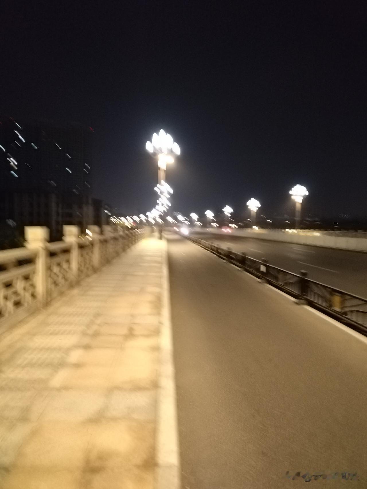 中年之爱，何须羞于谈性
 
人到中年，日子仿佛被柴米油盐、工作家庭填得满满当当，