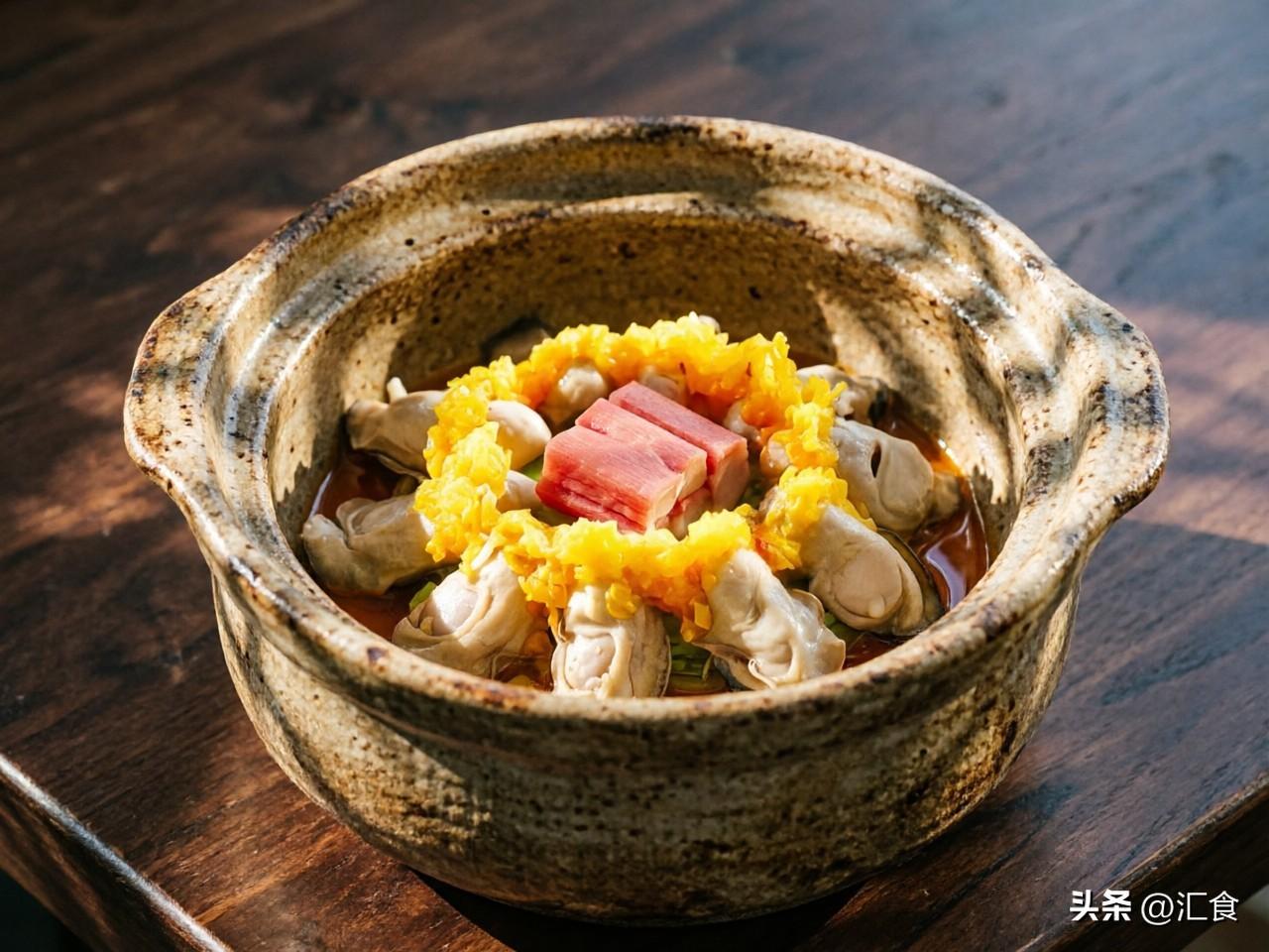 黄椒酱蒸生蚝

食材准备：

1. 主料：鲜活生蚝 6只（刷洗干净，撬开取肉留半