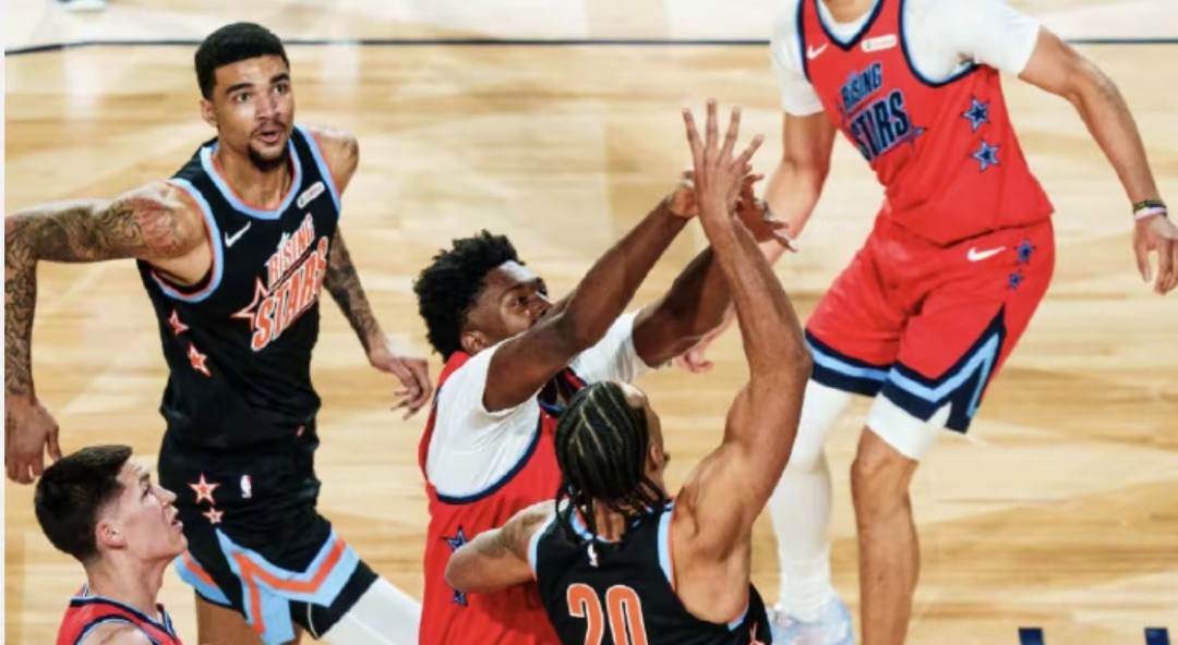 新秀赛-卡特队41-36战胜麦迪队，埃奇库姆17分5板，泰森10分5板卡特NBA