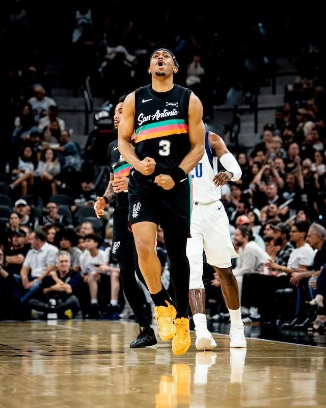 晚安马刺 珍惜每一刻的拥有，为美好而生活，为幸福而奔赴。晚安刺蜜明天见晚安心语 