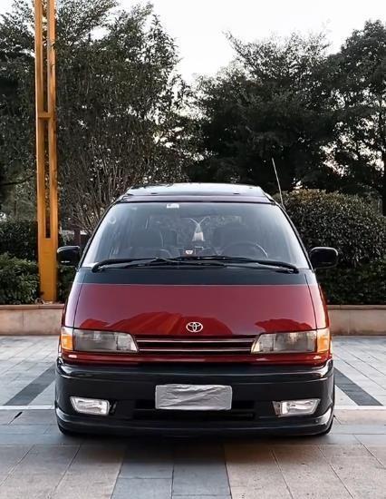 30年的丰田，是真丰田。丰田TCR10，第一代普瑞维亚，江湖称为“大霸王”。
这