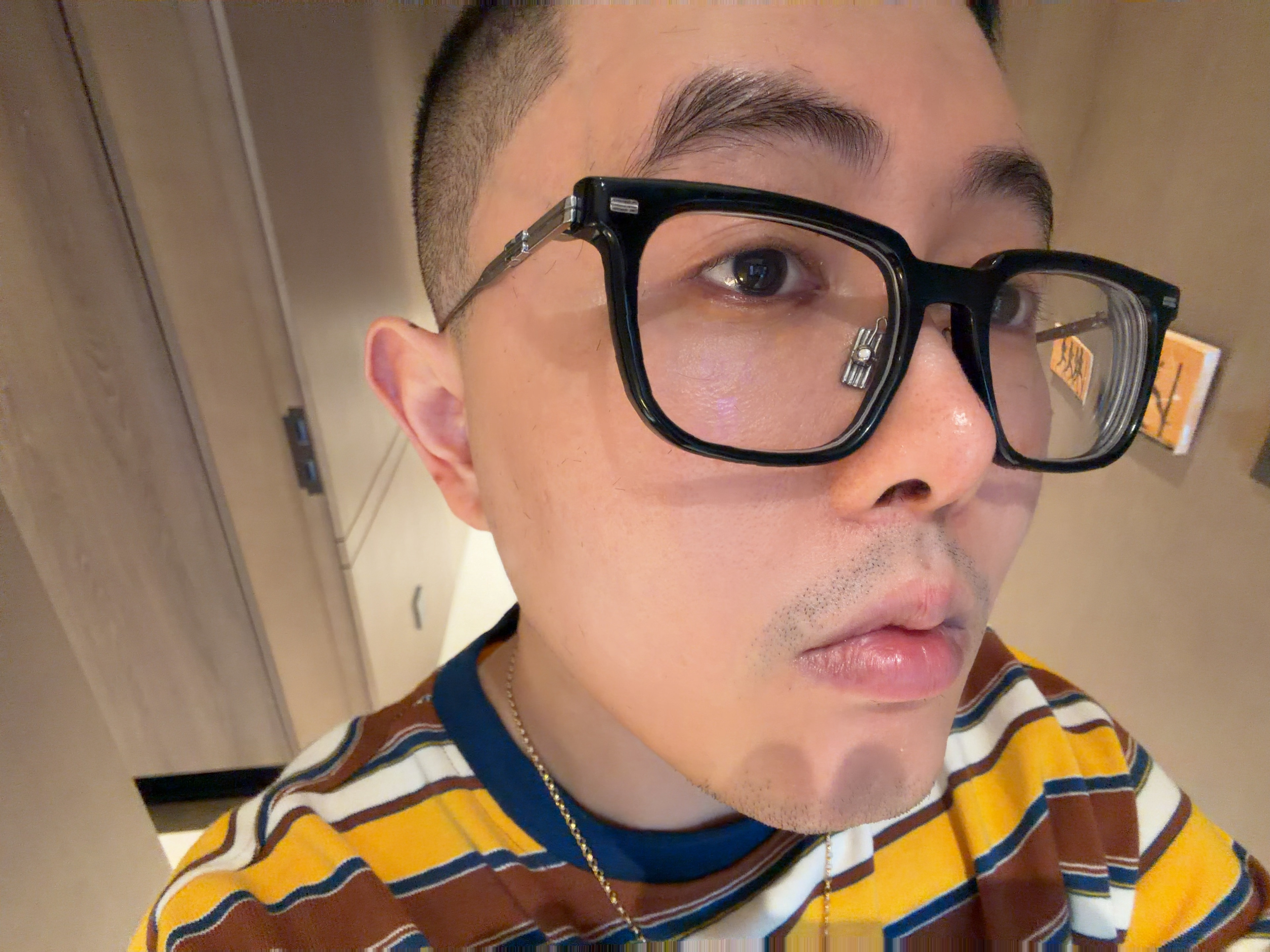 给品牌发的怼脸皮肤图全被驳回了！！！真的不知道他们要什么！但最近皮肤状态的确不错