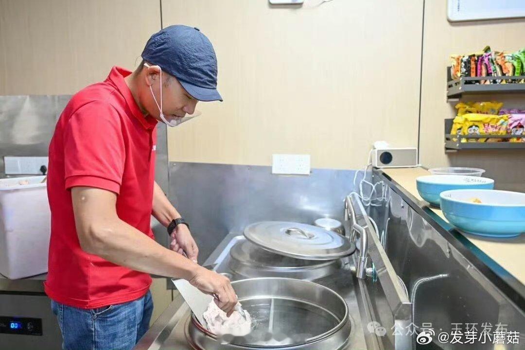玉环无声小店熬出甜日子 一碗Q弹肉丸，一份无声相守，一座温暖小城。如果你路过玉环