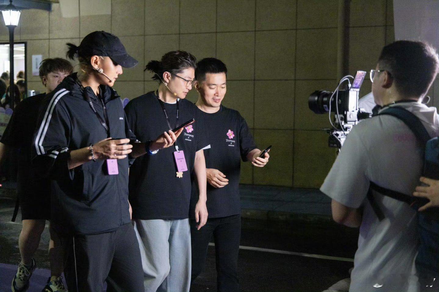黄子韬谈徐艺洋的生理期没觉得好笑，只是感觉他有点不尊重女性[怒] ​​​