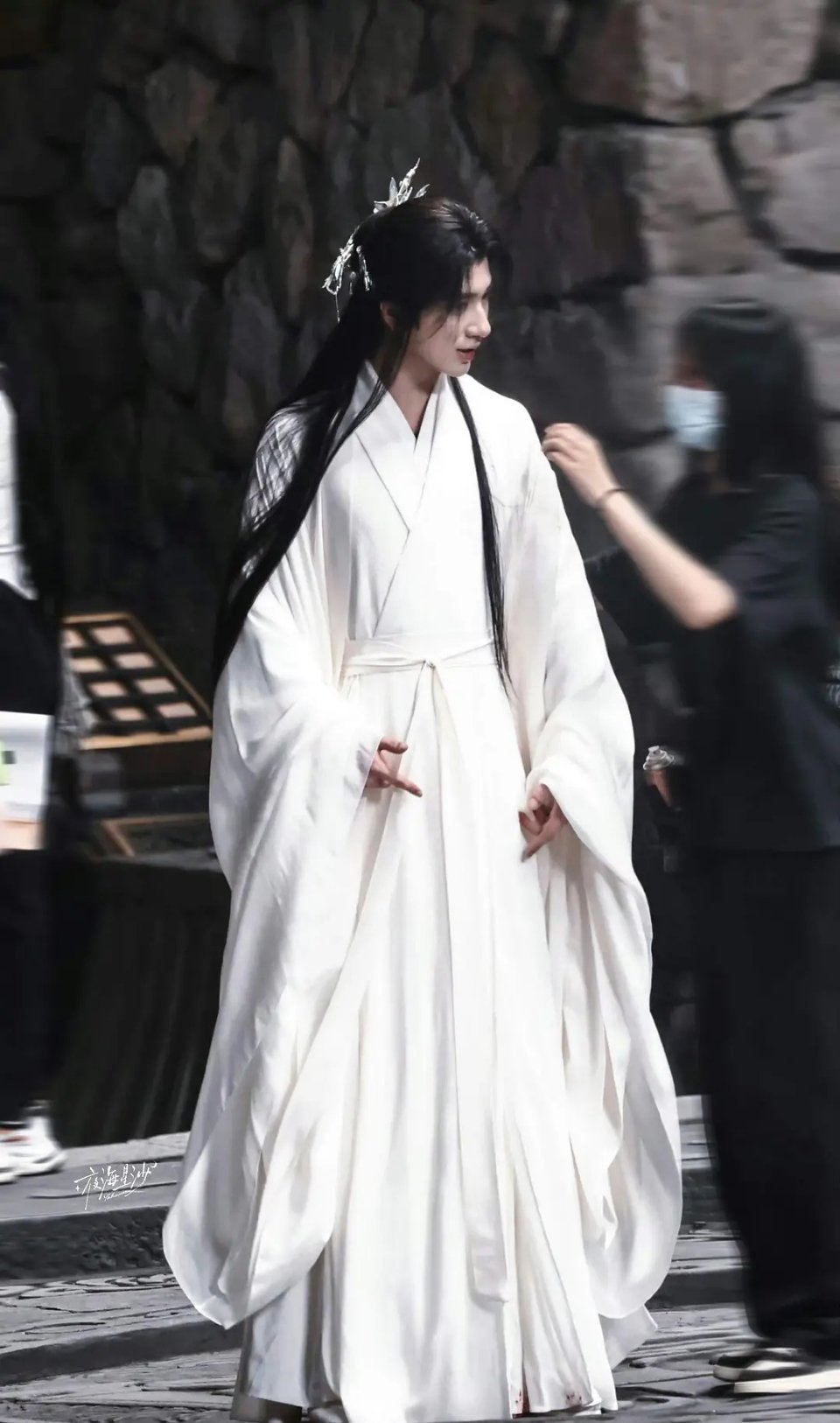 真心感觉李宏毅鼻头太大了 ​​​