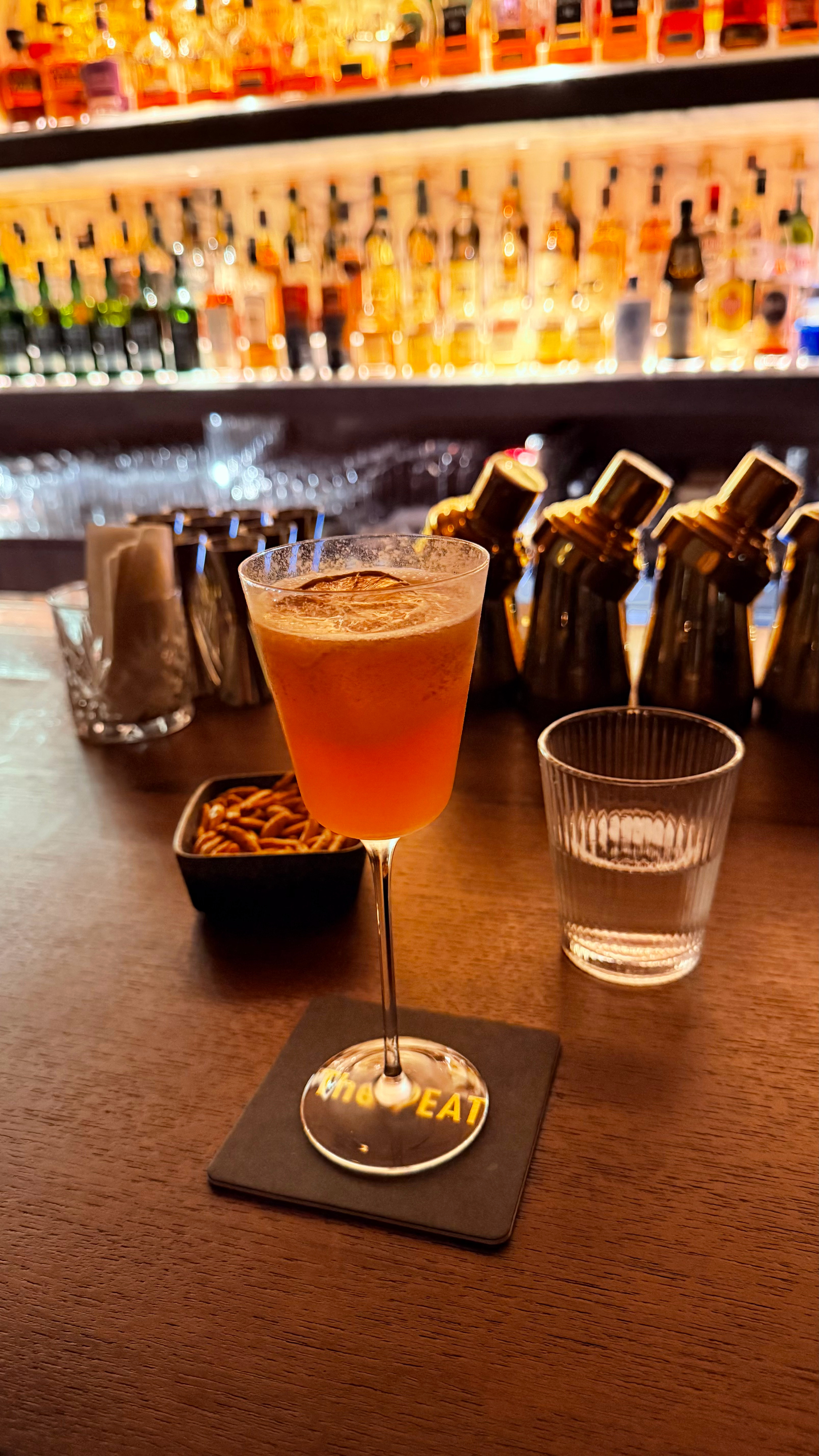 爱你老己（纳闷了 为什么会有清吧禁烟。。） 深圳·The PEAT