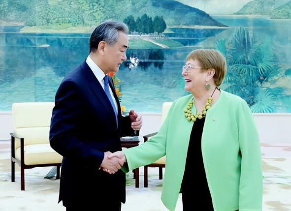 联合国秘书长要换人了，古特雷斯快干满两届了。这次候选人主要来自拉美，智利前总统巴