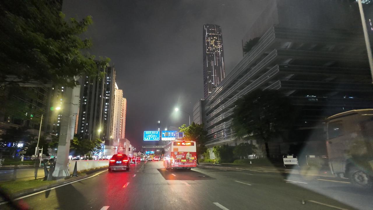 同样在生活成本排前列的城市打拼，为什么有人月底还能存下一笔钱，有人却连账单都拆东