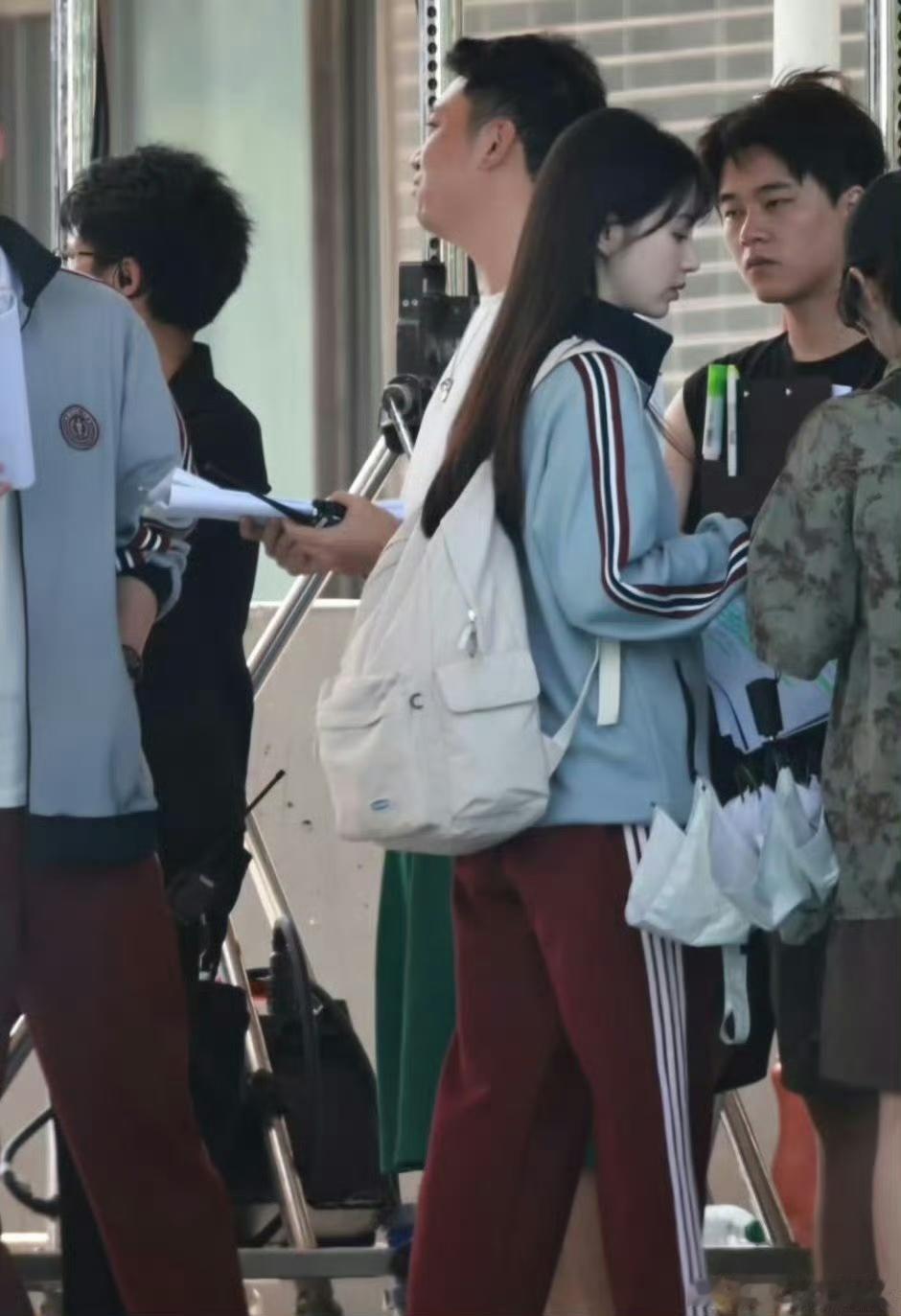 田曦薇[超话]田曦薇校园女神林知夏 田曦薇新剧校服造型，校园女神有田曦薇新剧校服