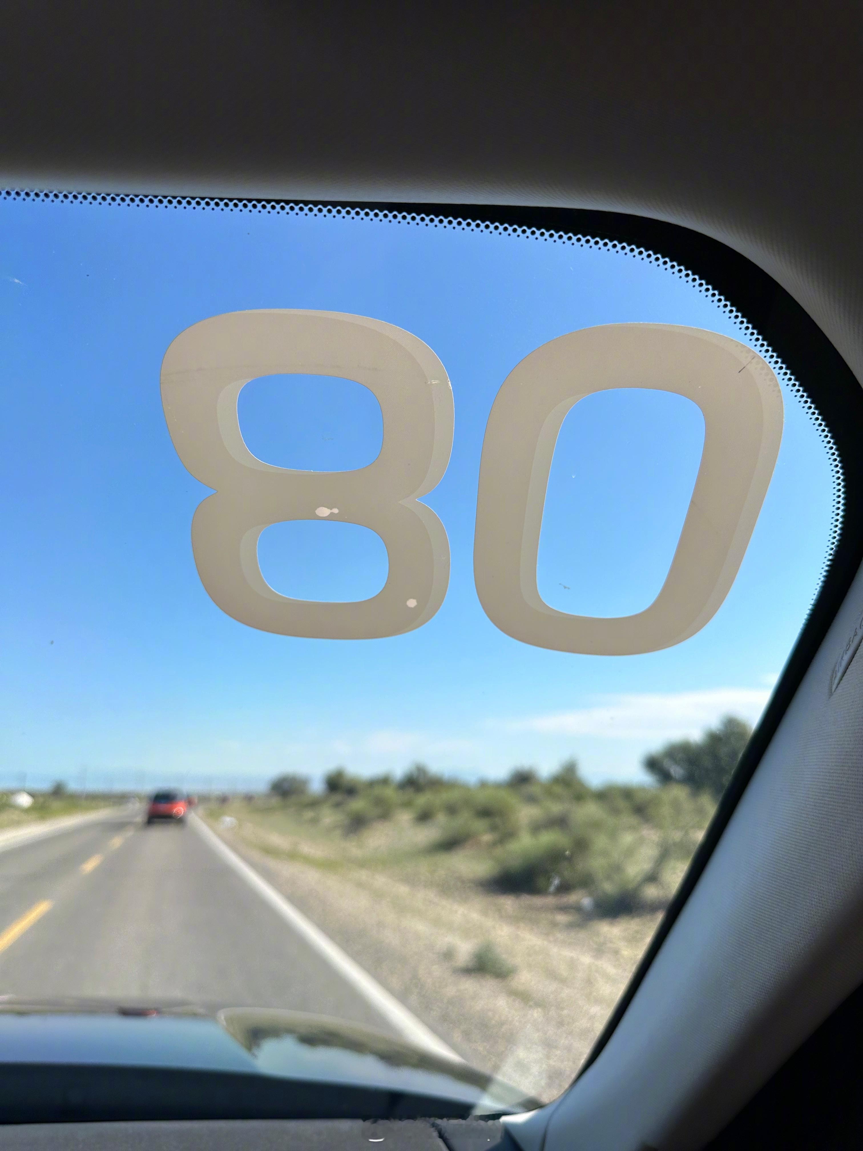 08号和80号其实只是角度不一样而已，就像我的颜值，你们觉得我又黑又老，涂上一点