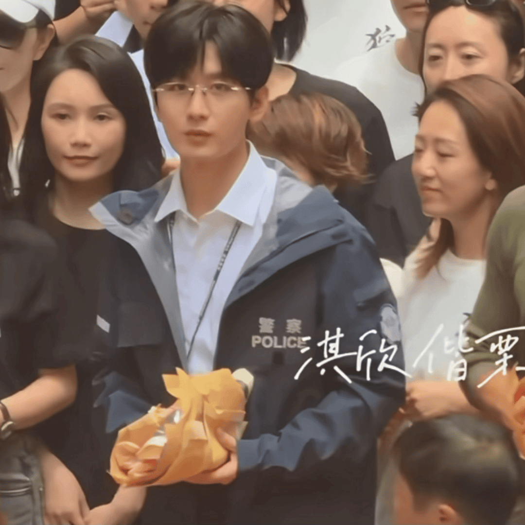 今天大饱眼福了被林sir狠狠宠爱了狩谎开机仪式