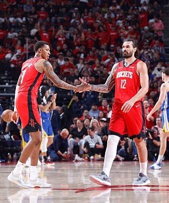 明天NBA杯小组赛，火箭主场迎战掘金。根据球队伤病报告显示，小贾巴里·史密斯（膝