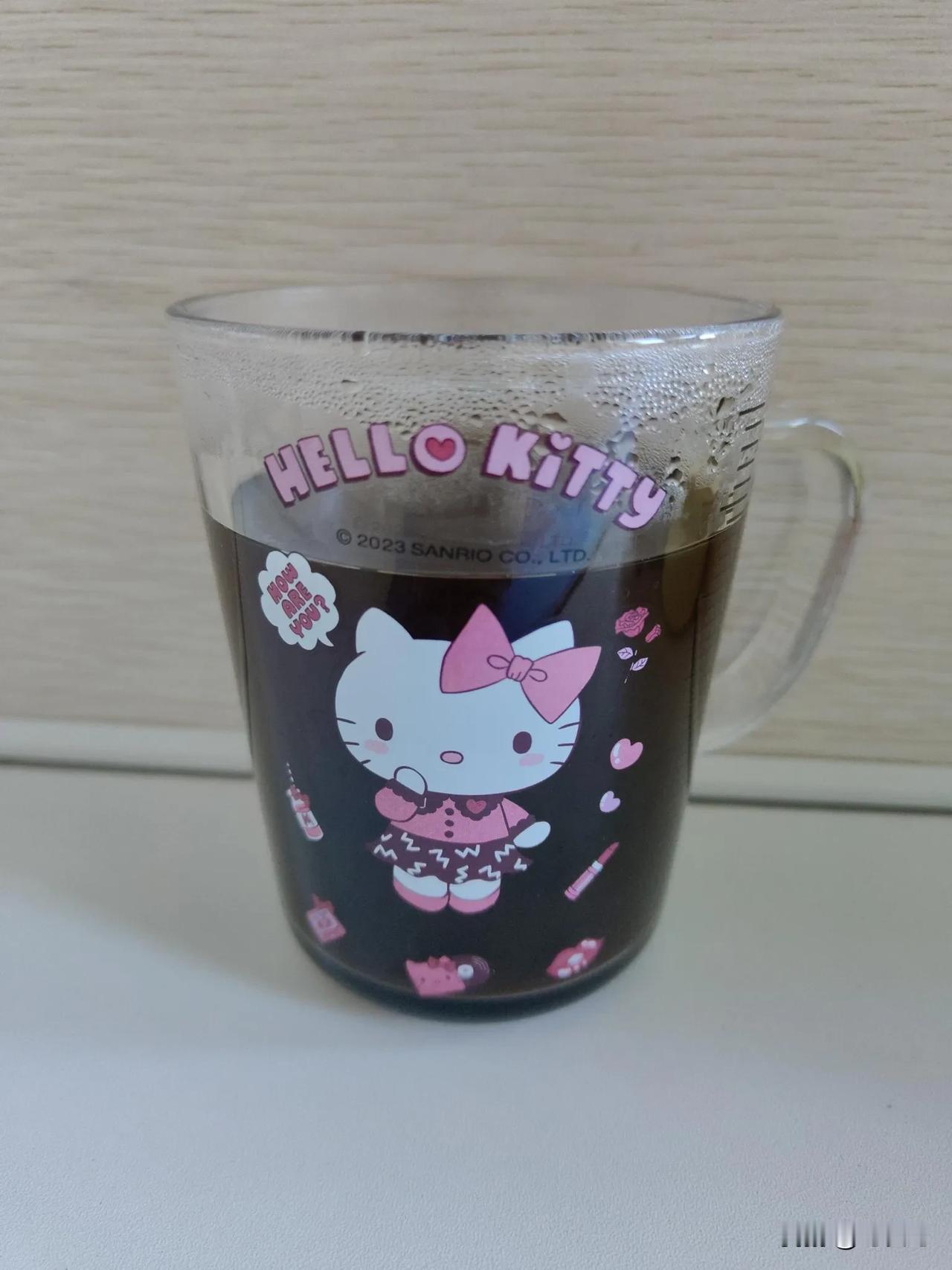 哈尔滨马上进入供暖季，天也确实有点冷了。

昨天晚上，我就把薄点儿的二棉鞋翻出来