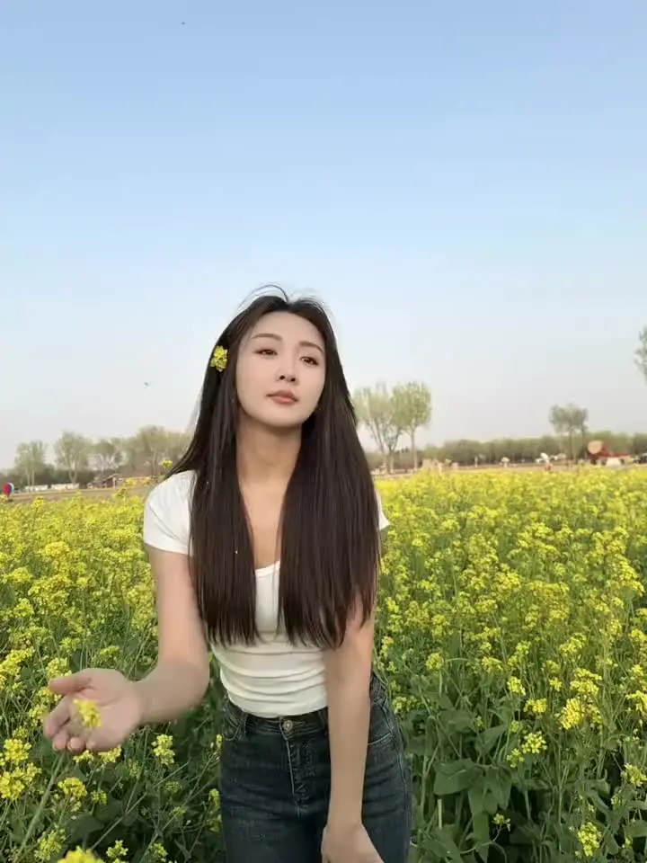 情到深处是西海，爱到极致是楼兰。