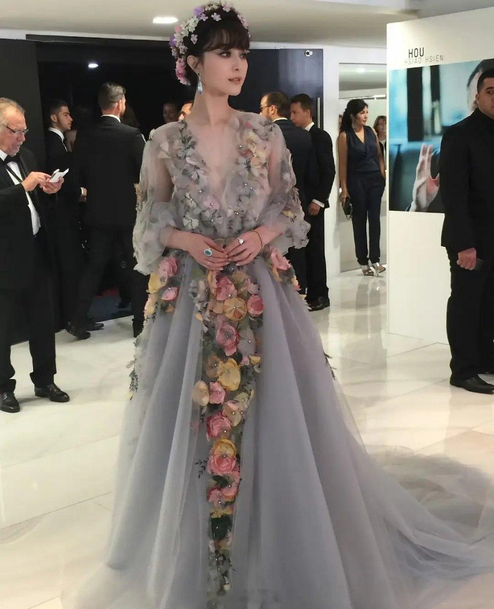 刘亦菲的满天星和范冰冰的花仙子哪个更爆？ 