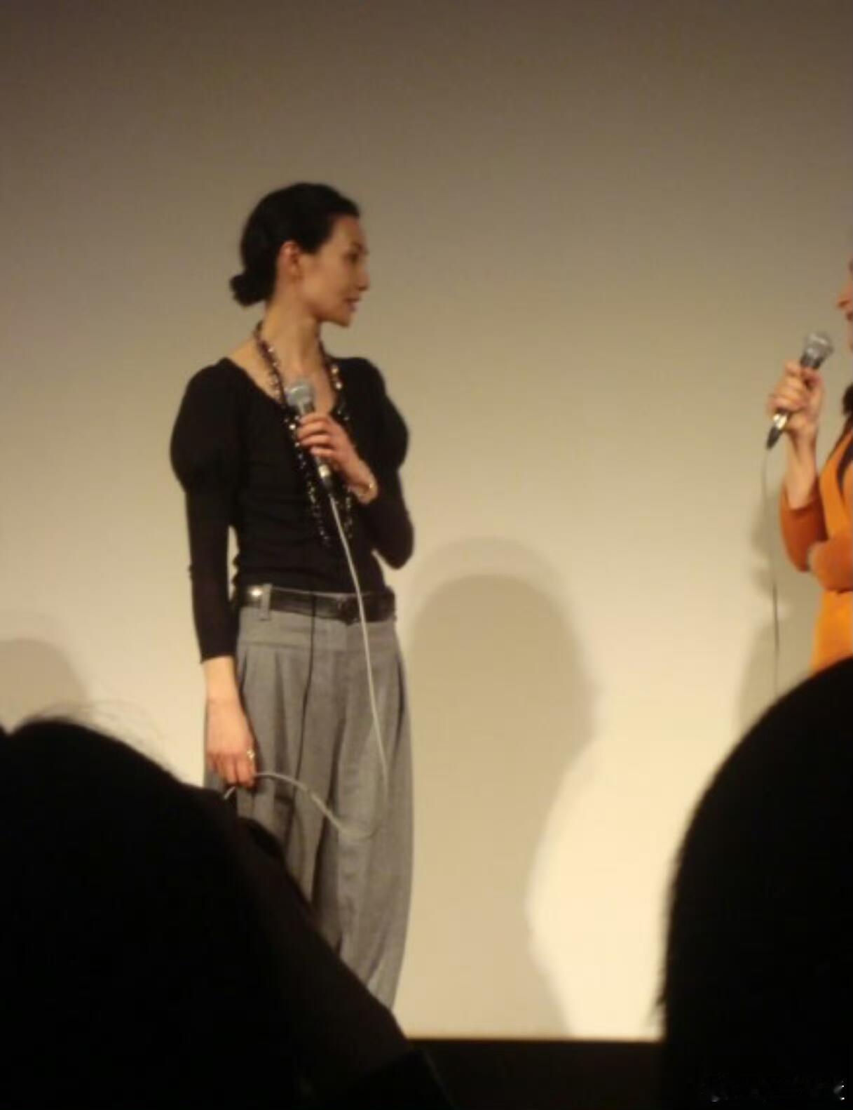 张曼玉《阮玲玉》映后见面会，长大后才懂张曼玉的味道 : 清冽 优雅 放松 太权威