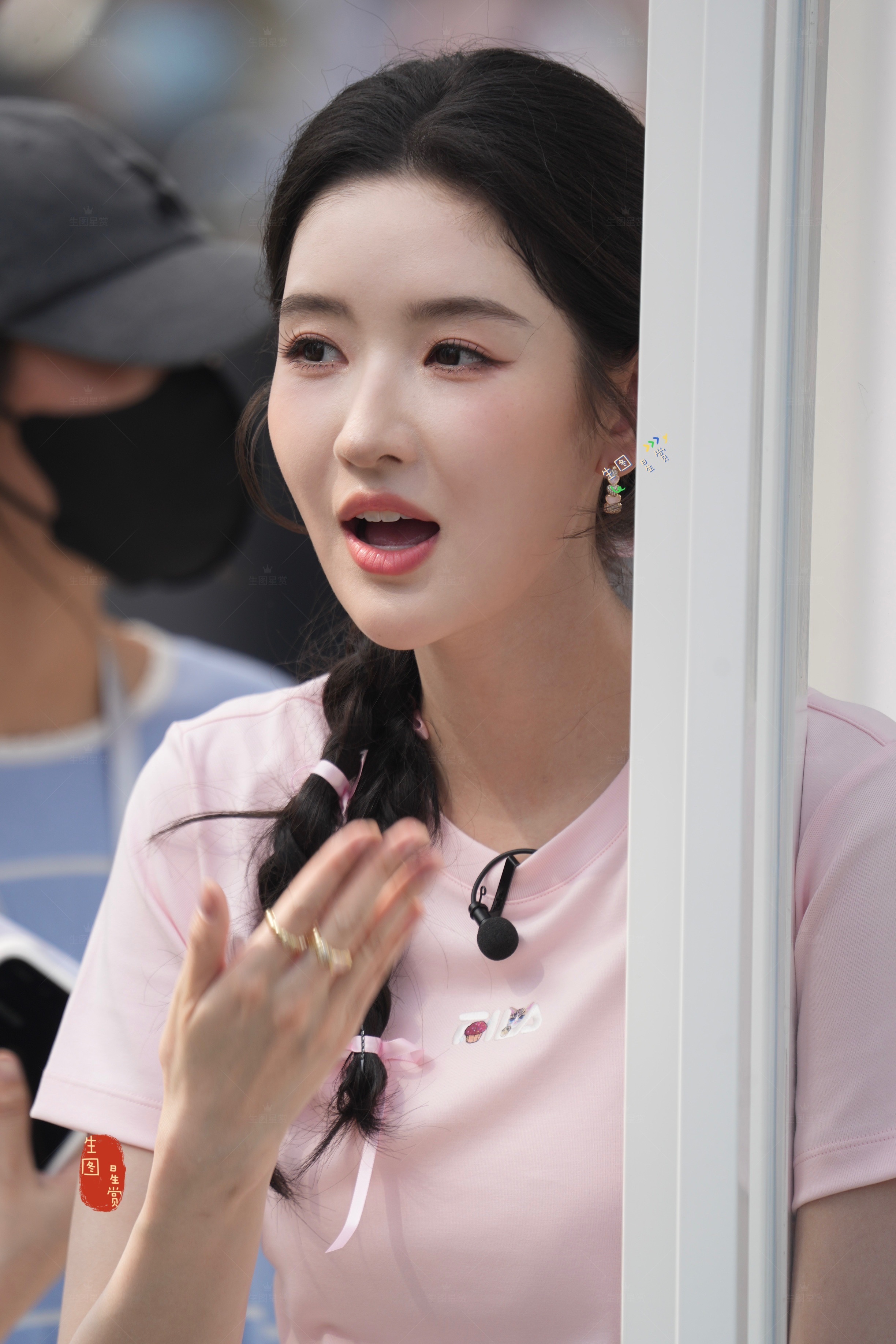 粉系女大王玉雯来了，对视一眼直接晕没了王姐三里屯活动一些美照继续暴击