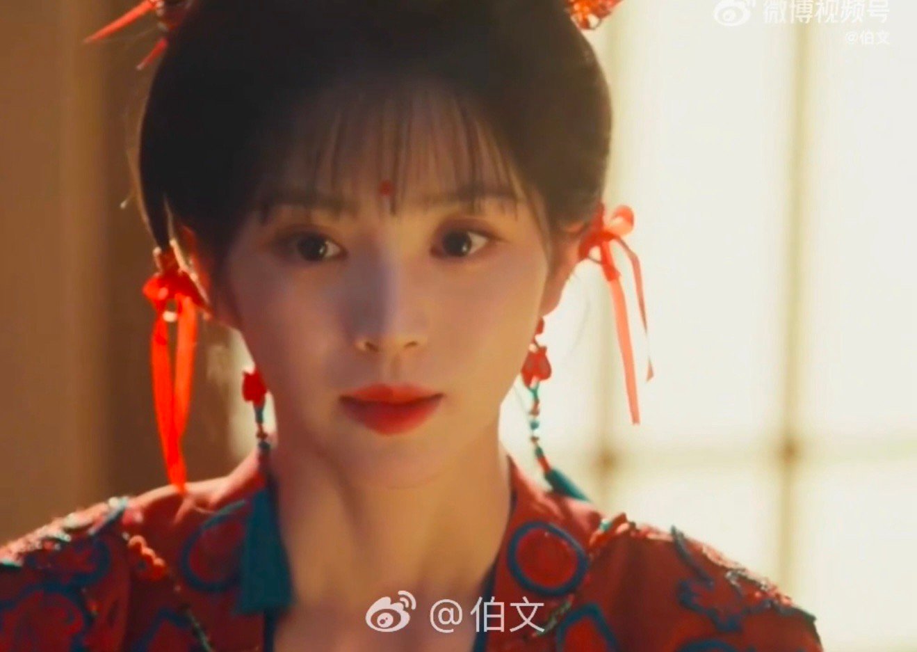 逐玉张凌赫田曦薇夫貌妻荣 红豆生南国，谢征是男模。春来发几枝，长玉把刀磨。张凌赫