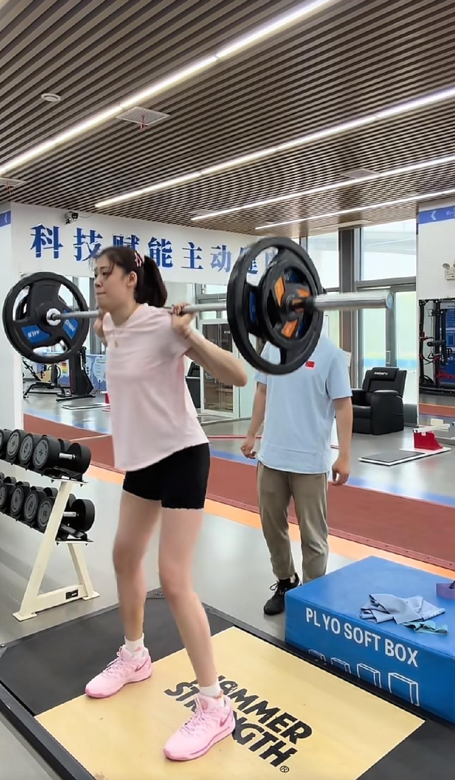 李盈莹更新抖音平台动态，展示艰辛康复之路

6月2日晚，天津女排前队长李盈莹在抖